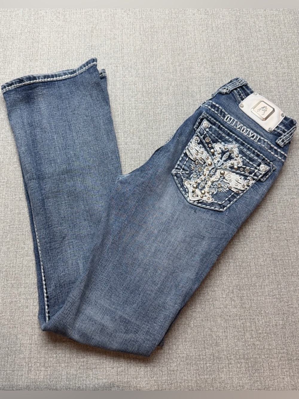 Answer Me‎ Womens Winged Cross Rhinestone Jeans
